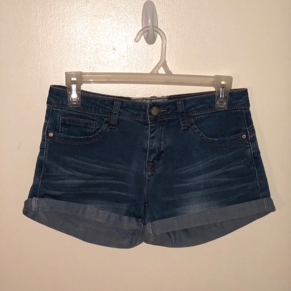 Shorts - Picture 2 of 6